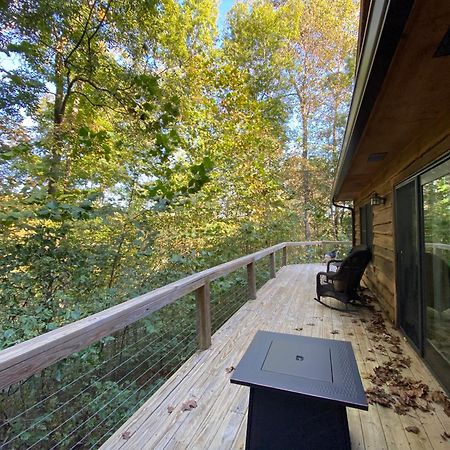 Отель The Treehouse At The Rustic Retreat Нэшвилл Экстерьер фото
